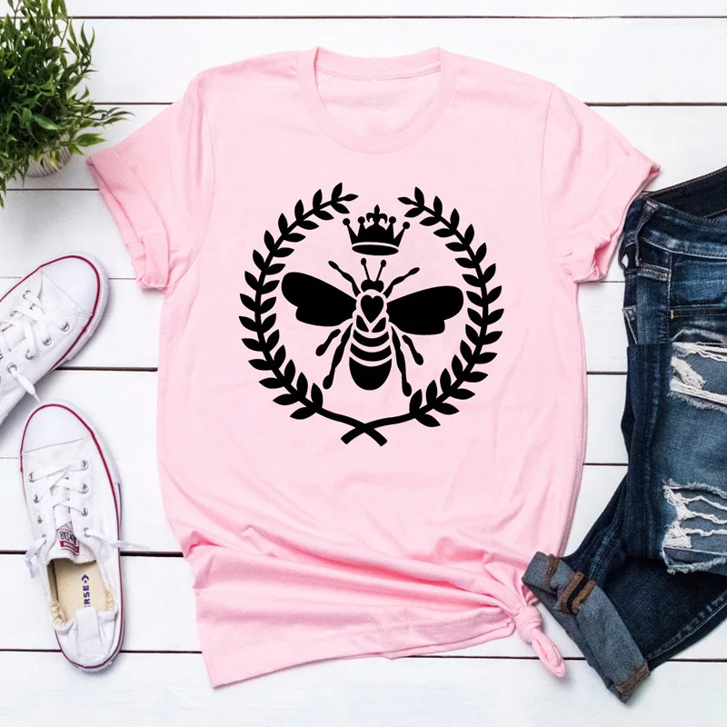 100% Pure Cotton Women T Shirt Bee Crown Printed Tshirt Ladies Short Sleeve Tee Shirt Women Female Tops Clothes Camisetas Mujer
100% Pure Cotton Women T Shirt Bee Crown Printed Tshirt Ladies Short Sleeve Tee Shirt Women Female Tops Clothes Camisetas Mujer
