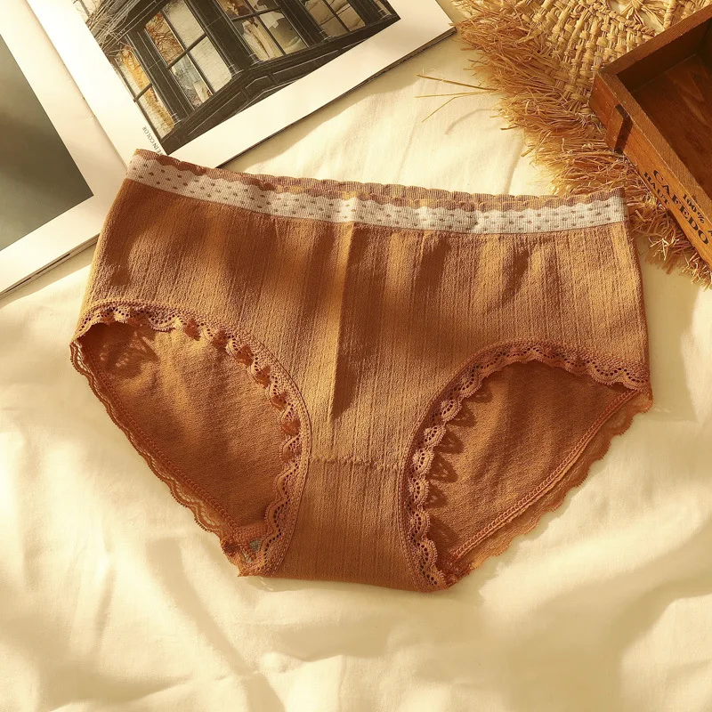 Women's panties Japanese pure color antibacterial seamless cotton briefs lace girls breathable and comfortable Women's underwear
Women's panties Japanese pure color antibacterial seamless cotton briefs lace girls breathable and comfortable Women's underwear