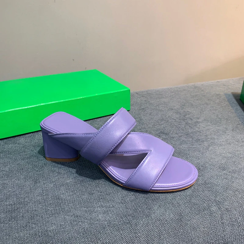 2021 New Brand Designer Square Toe Mules Heels Slippers Sandals Women Solid High Heels Women Slides Ladies Party Sandals Shoes
2021 New Brand Designer Square Toe Mules Heels Slippers Sandals Women Solid High Heels Women Slides Ladies Party Sandals Shoes