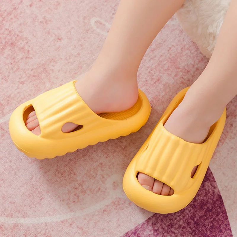 Boys Girls Indoor Slides Slipper Soft Thick Sole Quick Dry Beach Pool Slippers Flat Pool Water Shoes EVA Home Shoes Kids Toddler
Boys Girls Indoor Slides Slipper Soft Thick Sole Quick Dry Beach Pool Slippers Flat Pool Water Shoes EVA Home Shoes Kids Toddler
