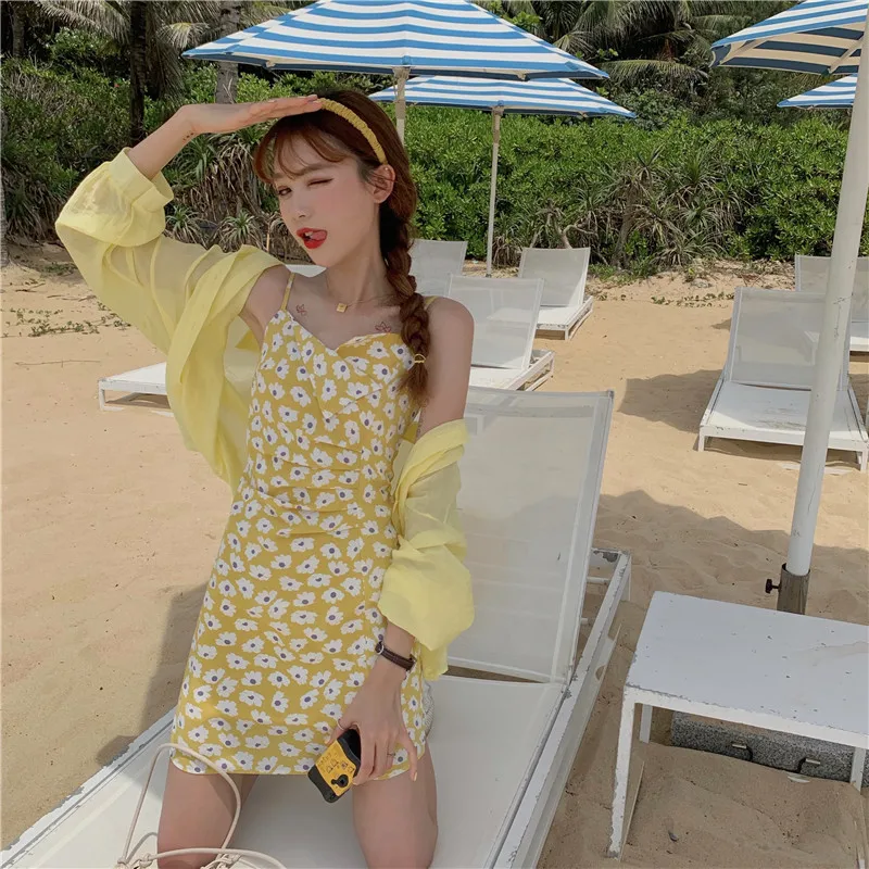 Make firm offers small yellow daisies short-sleeved dress spring broken beautiful condole belt skirt teamed in female
Make firm offers small yellow daisies short-sleeved dress spring broken beautiful condole belt skirt teamed in female