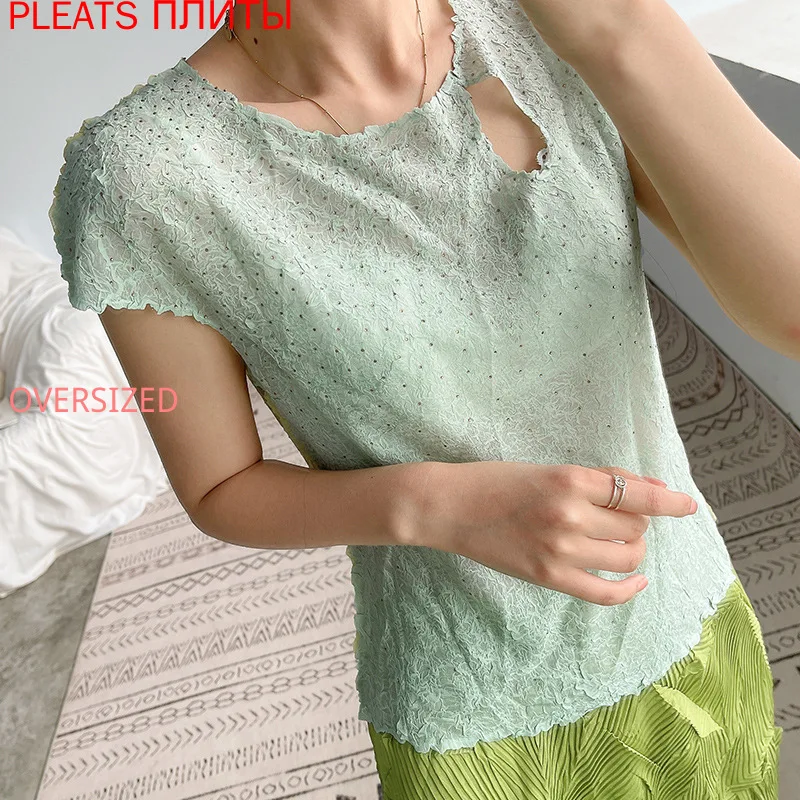 Miyake Fashion Pleated Top Women's Summer New Slim Slimming Niche Round Neck Short-sleeved T-shirt PLEATS Oversized T Shirt
Miyake Fashion Pleated Top Women's Summer New Slim Slimming Niche Round Neck Short-sleeved T-shirt PLEATS Oversized T Shirt