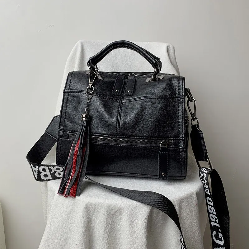 Vintage Leather Handbag Tassels Luxury Handbags Women Bags Designer High Quality Crossbody Bags for Women New Shoulder Bags
Vintage Leather Handbag Tassels Luxury Handbags Women Bags Designer High Quality Crossbody Bags for Women New Shoulder Bags