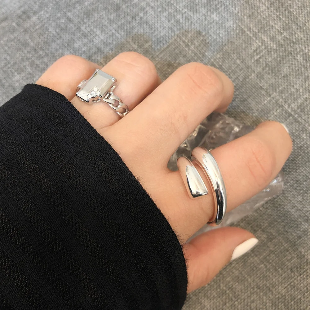 Silver color geometric irregular rings for women vintage 2021 korean fashion punk hip hop opening rings index finger jewelry
Silver color geometric irregular rings for women vintage 2021 korean fashion punk hip hop opening rings index finger jewelry