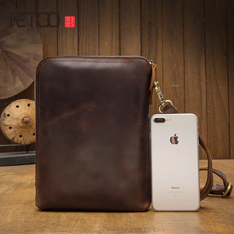 AETOO Cowhide personality messenger bag, trendy leather men's shoulder bag, crazy horse leather casual men's bag
AETOO Cowhide personality messenger bag, trendy leather men's shoulder bag, crazy horse leather casual men's bag