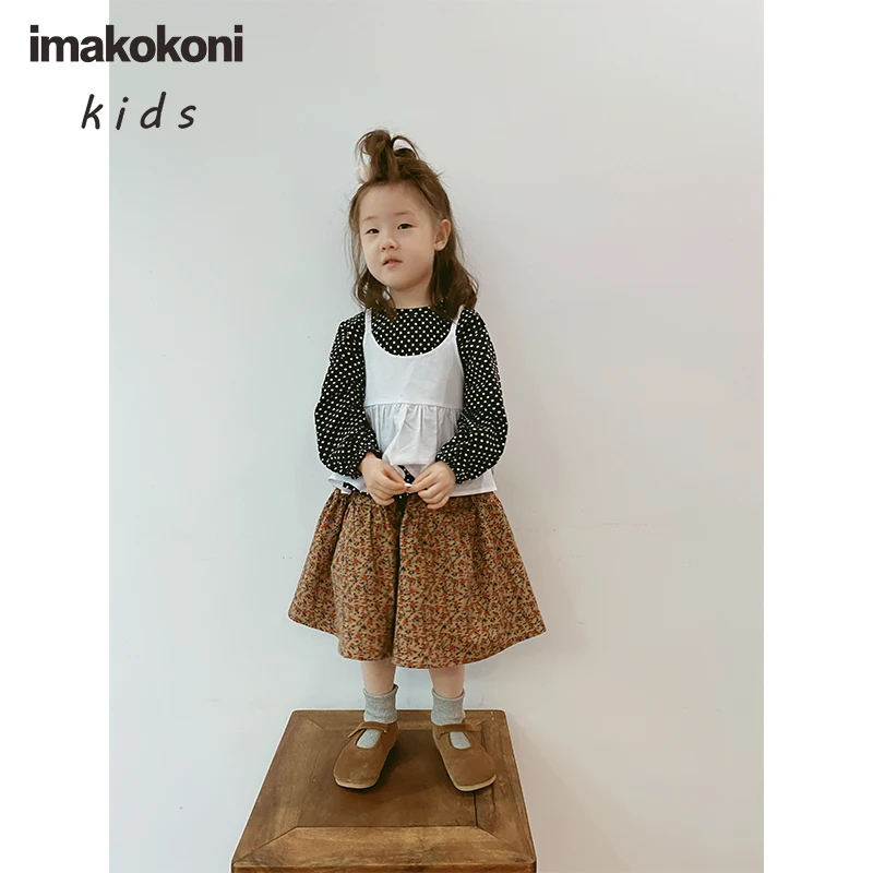 imakokoni original children's clothing black and white polka dot shirt spring and autumn pure white Japanese small vest top
imakokoni original children's clothing black and white polka dot shirt spring and autumn pure white Japanese small vest top