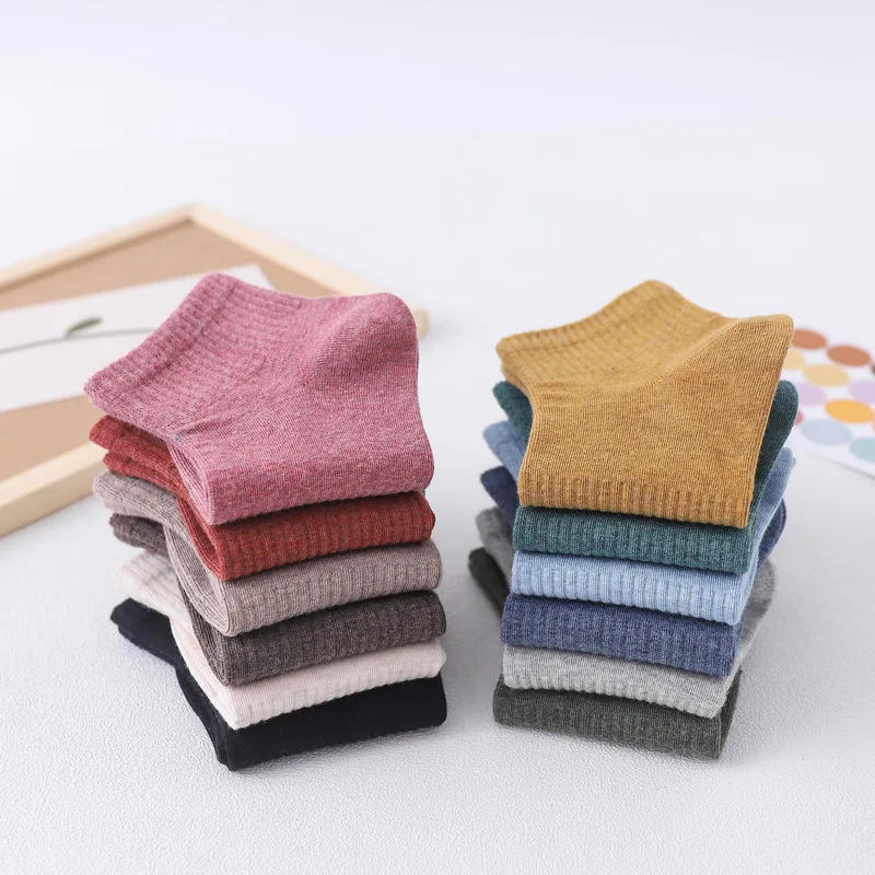 Новинка 2021, модная футболка, осенние женские хлопковые носки, карамельные однотонные носки
Новинка 2021, модная футболка, осенние женские хлопковые носки, карамельные однотонные носки