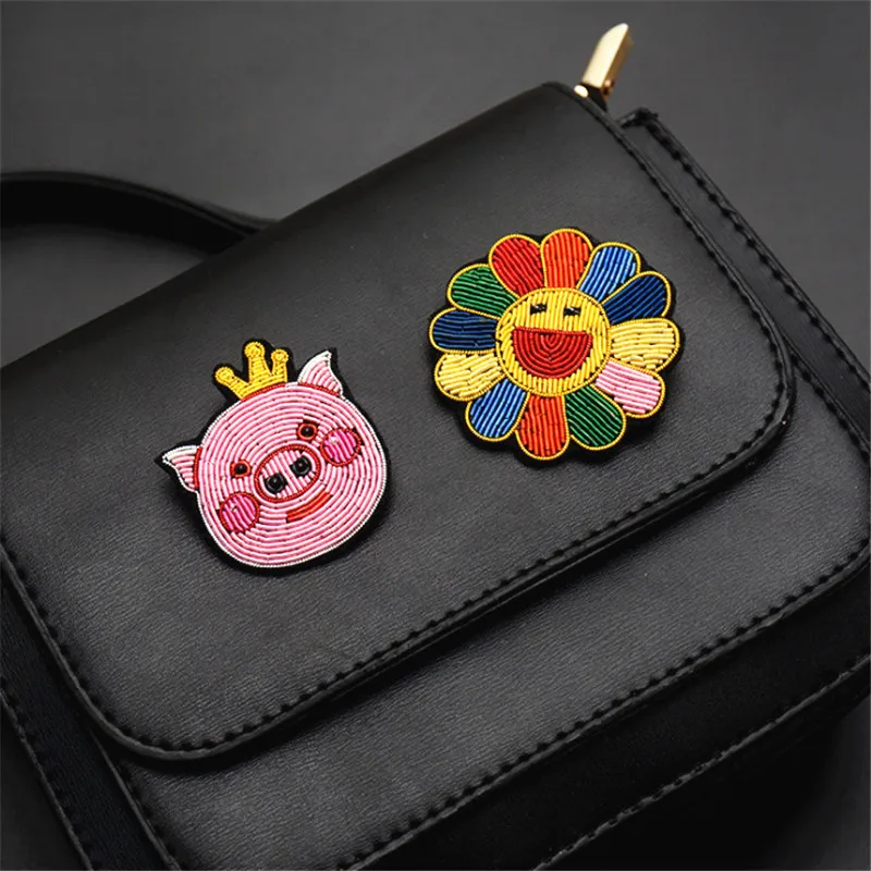 Maxsin 1 Pcs High Quality Handmade Embroidered Indian Silk Brooch Sunflower Piglet Garment Accessories Pin Decorative Patch DIY
Maxsin 1 Pcs High Quality Handmade Embroidered Indian Silk Brooch Sunflower Piglet Garment Accessories Pin Decorative Patch DIY