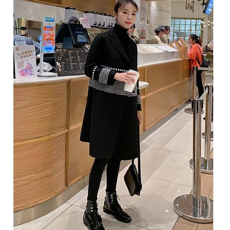 2021 Autumn New England Style Full Sleeve Woolen Coats Plaid Thick Warm Coat Women Wool High Quality Stitching Outerwear Women 
2021 Autumn New England Style Full Sleeve Woolen Coats Plaid Thick Warm Coat Women Wool High Quality Stitching Outerwear Women