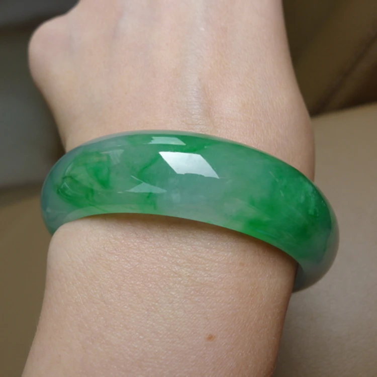 zheru jewelry natural Myanmar emerald green 54-64mm bracelet elegant princess jewelry send mother to girlfriend
zheru jewelry natural Myanmar emerald green 54-64mm bracelet elegant princess jewelry send mother to girlfriend