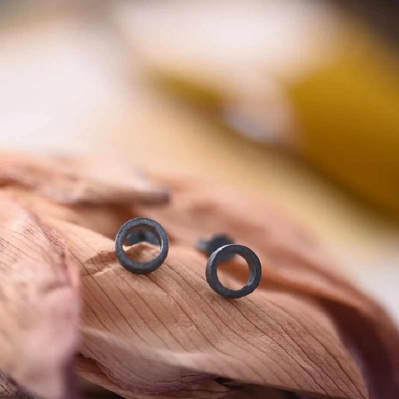 s925 sterling silver contracted hollow circle stud earrings oxide black men and women allergy earring fine jewelry
s925 sterling silver contracted hollow circle stud earrings oxide black men and women allergy earring fine jewelry