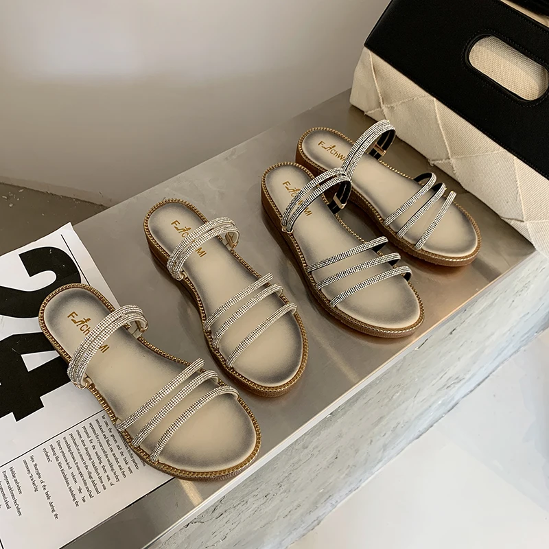 Shoes Woman 2021 Slippers Summer Luxury Slides Pantofle Low Soft Designer New Flat Fashion Basic Rubber Fabric Scandals PU 
Shoes Woman 2021 Slippers Summer Luxury Slides Pantofle Low Soft Designer New Flat Fashion Basic Rubber Fabric Scandals PU