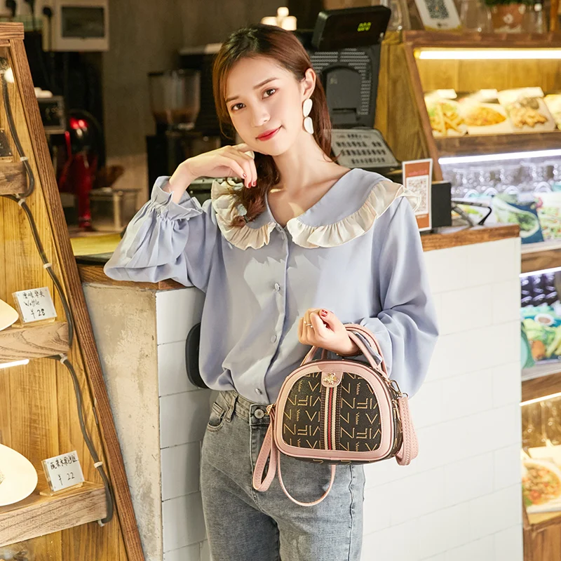 2020 Women's Oblique straddle Bag Luxury Handbag Single Shoulder Bag Mini Handbag Color Small Bag New Leisure Retro Trend Bag
2020 Women's Oblique straddle Bag Luxury Handbag Single Shoulder Bag Mini Handbag Color Small Bag New Leisure Retro Trend Bag