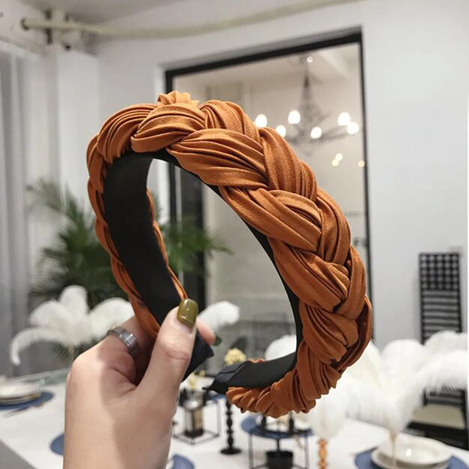 New Fashion Women Hairband Cross Knot Braid Headband Adult Autumn Winter Headwear Wide Side Turban Hair Accessories
New Fashion Women Hairband Cross Knot Braid Headband Adult Autumn Winter Headwear Wide Side Turban Hair Accessories