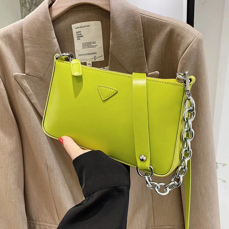 Small Fashion Crossbody Messenger Bag for Women 2021 Luxury Brand Designer Trendy Chain Shoulder Purses Handbags Green
Small Fashion Crossbody Messenger Bag for Women 2021 Luxury Brand Designer Trendy Chain Shoulder Purses Handbags Green
