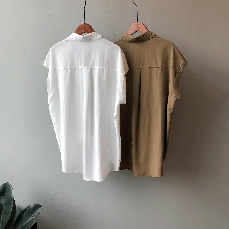 Turn-down Garment Horn Sleeve Women Blouses Pockets Design Sleeveless Solid Shirts 2021 Summer New Chic Fashion Casual Tops
Turn-down Garment Horn Sleeve Women Blouses Pockets Design Sleeveless Solid Shirts 2021 Summer New Chic Fashion Casual Tops