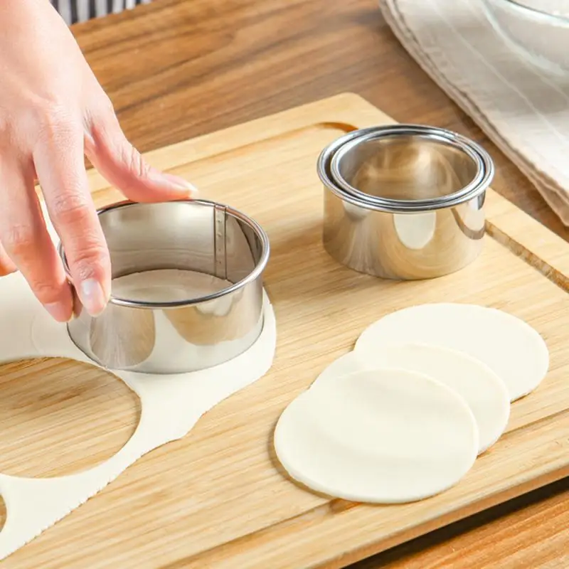 3Pcs Round Shaped Dough Cutting Tool Kitchen Gadgets Stainless Steel Dumplings Cutter Portable Dumplings Wrappers Molds
3Pcs Round Shaped Dough Cutting Tool Kitchen Gadgets Stainless Steel Dumplings Cutter Portable Dumplings Wrappers Molds