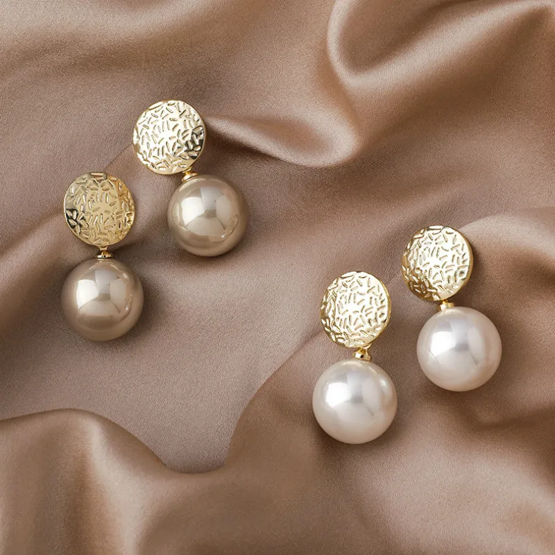 2021 New Arrival Korean Temperament Metal Champagne Pearl Earrings Fashion Simple Sweet Versatile Earrings Female Jewelry
2021 New Arrival Korean Temperament Metal Champagne Pearl Earrings Fashion Simple Sweet Versatile Earrings Female Jewelry