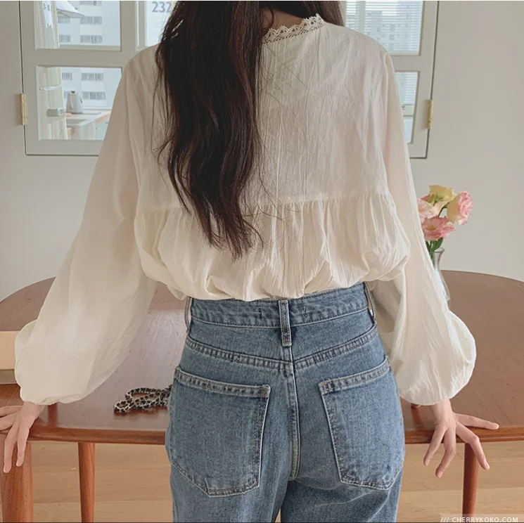 Sweet Womens tops and blouses V neck lace stitching lantern sleeve buttoned shirt Korean fashion Women clothing
Sweet Womens tops and blouses V neck lace stitching lantern sleeve buttoned shirt Korean fashion Women clothing