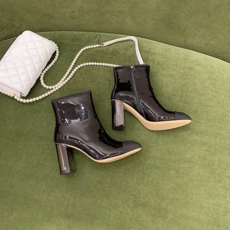 Casual Designer sexy lady vintage fashion women's boots black leather round toe lace up short shoes vintage style
Casual Designer sexy lady vintage fashion women's boots black leather round toe lace up short shoes vintage style