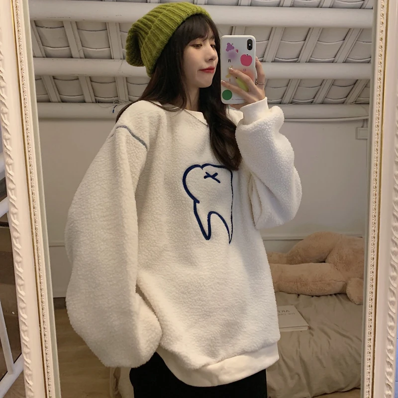 Japanese Kawaii Lamb Velvet Tooth Printing Sweater Women Winter Clothes Fashion Gothic Aesthetic Cute Sweatshirt Short Sweater
Japanese Kawaii Lamb Velvet Tooth Printing Sweater Women Winter Clothes Fashion Gothic Aesthetic Cute Sweatshirt Short Sweater
