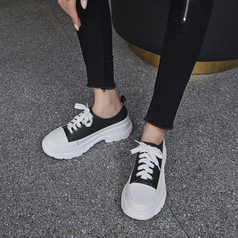 2020 spring and autumn new thick-soled muffin women's shoes inside and outside full leather casual sports shoes X175
2020 spring and autumn new thick-soled muffin women's shoes inside and outside full leather casual sports shoes X175