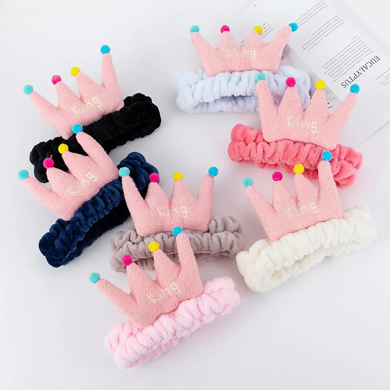 Korean Version of The Net Red Cartoon Queen Color Crown Headband Makeup Wash Hair Ring Raw Sweet Plush Band
Korean Version of The Net Red Cartoon Queen Color Crown Headband Makeup Wash Hair Ring Raw Sweet Plush Band
