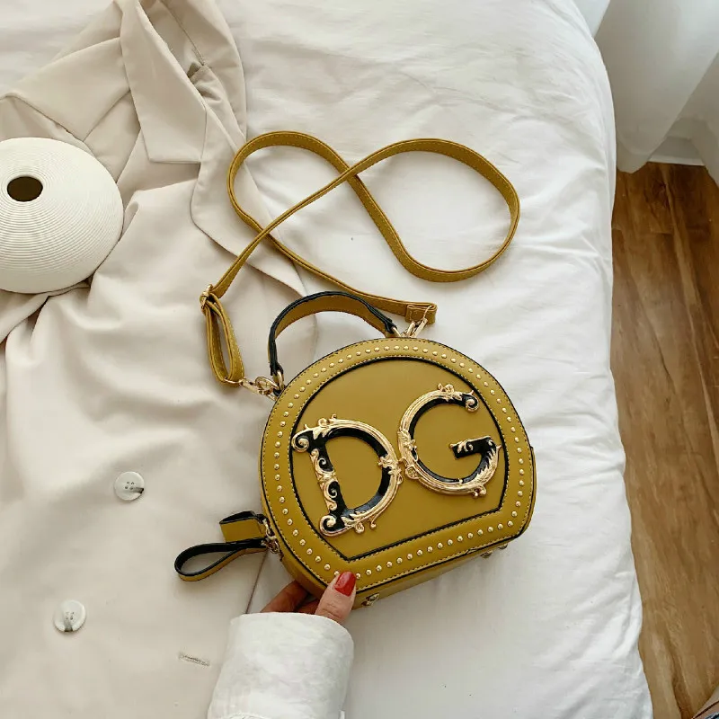 2021 New Bag Genuine Shoulder Portable Small Round Bag Female Fashion Ladies Messenger Bag Woman Handbag designer bag
2021 New Bag Genuine Shoulder Portable Small Round Bag Female Fashion Ladies Messenger Bag Woman Handbag designer bag