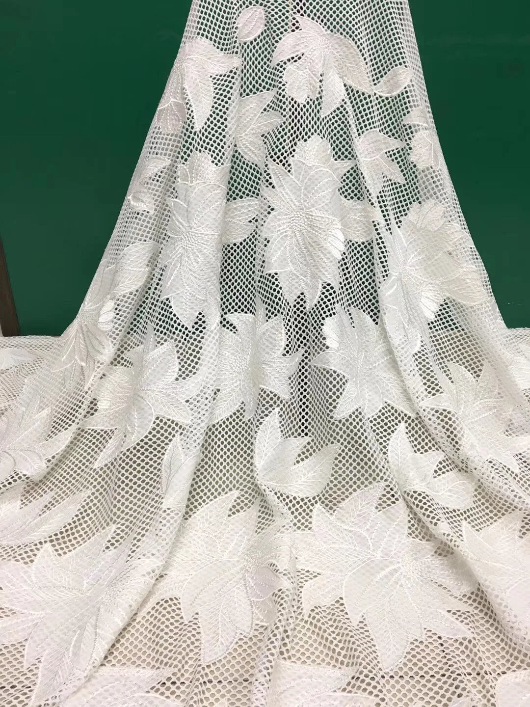 Французская сетчатая кружевная ткань 2019, высококачественные африканские кружевные ткани с вышивкой, сетчатая Тюлевая кружевная ткань с бл... 
Французская сетчатая кружевная ткань 2019, высококачественные африканские кружевные ткани с вышивкой, сетчатая Тюлевая кружевная ткань с бл...