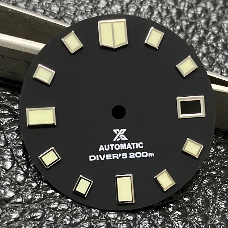 Heimdallr 28.5mm Black Sterile Watch Dial Super C3 Luminous Marks SKX007 Mod Dial Suitable for NH35A Automatic Movement
Heimdallr 28.5mm Black Sterile Watch Dial Super C3 Luminous Marks SKX007 Mod Dial Suitable for NH35A Automatic Movement
