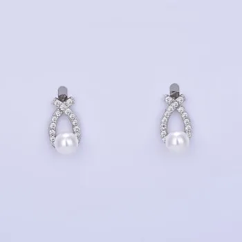 S925 Pure Silver Stud Korean Version Cross Pearl Flash Diamond Stud Temperament Fashion Earrings Silver HBE670
S925 Pure Silver Stud Korean Version Cross Pearl Flash Diamond Stud Temperament Fashion Earrings Silver HBE670
