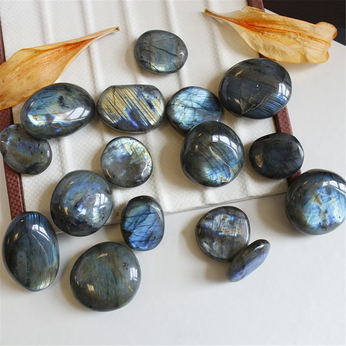 20-70g Natural Colorful Labradorite Original Moonstone Crystal Blue Reiki Stones Home Decoration Ornament Moonstone Meditation
20-70g Natural Colorful Labradorite Original Moonstone Crystal Blue Reiki Stones Home Decoration Ornament Moonstone Meditation