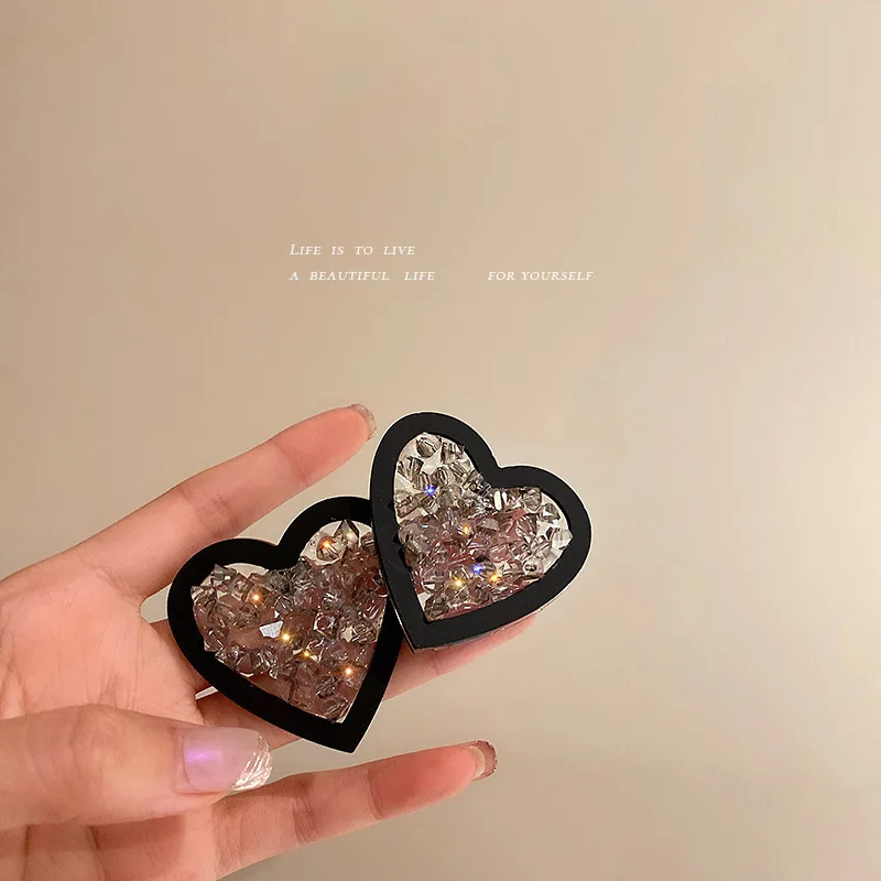 925 Silver Needle Irregular Stone Love Exquisite Earrings Advanced Cool Wind Retro Black Peach Heart
925 Silver Needle Irregular Stone Love Exquisite Earrings Advanced Cool Wind Retro Black Peach Heart