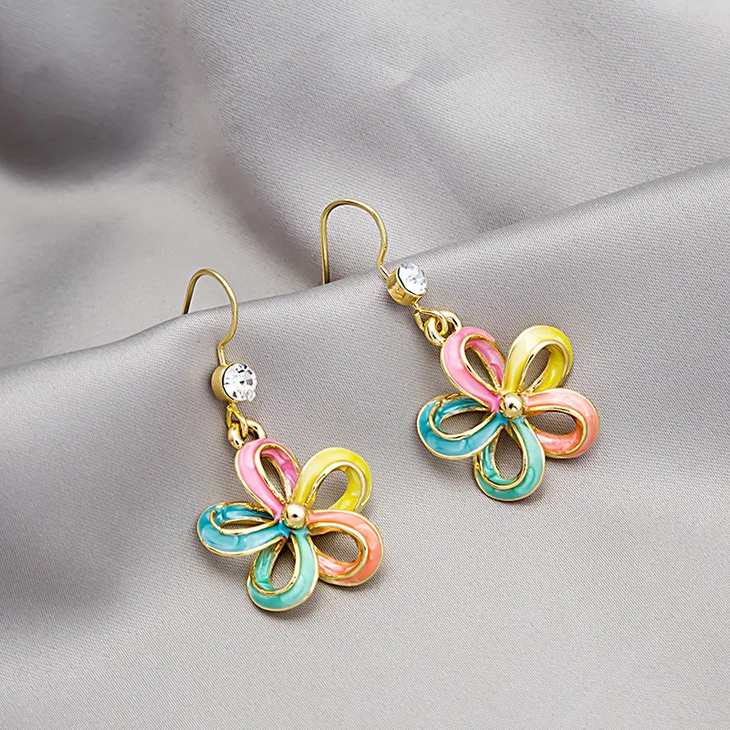 Small fresh and sweet seven-color oil dripping three-dimensional hollow petal earrings temperament short flower earrings
Small fresh and sweet seven-color oil dripping three-dimensional hollow petal earrings temperament short flower earrings