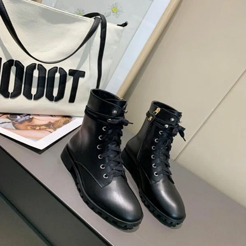 2020 New Fashion Winter Genuine Leather Women Boots Luxury Shoes Women Designers Toe Hoof Heels Women Boots
2020 New Fashion Winter Genuine Leather Women Boots Luxury Shoes Women Designers Toe Hoof Heels Women Boots
