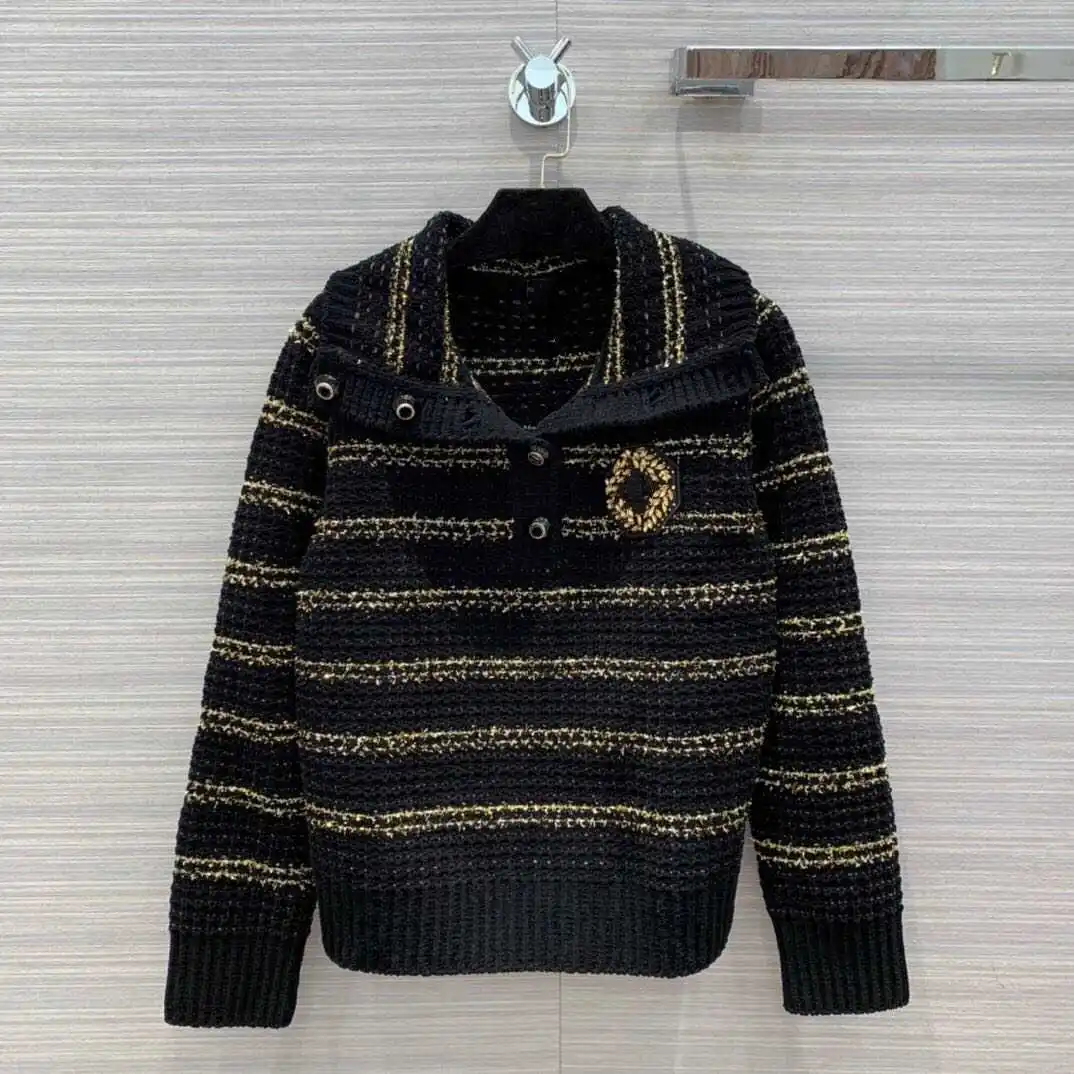 New sweater of wheat badge gold yarn striped Lapel knitted sweater in early autumn
New sweater of wheat badge gold yarn striped Lapel knitted sweater in early autumn