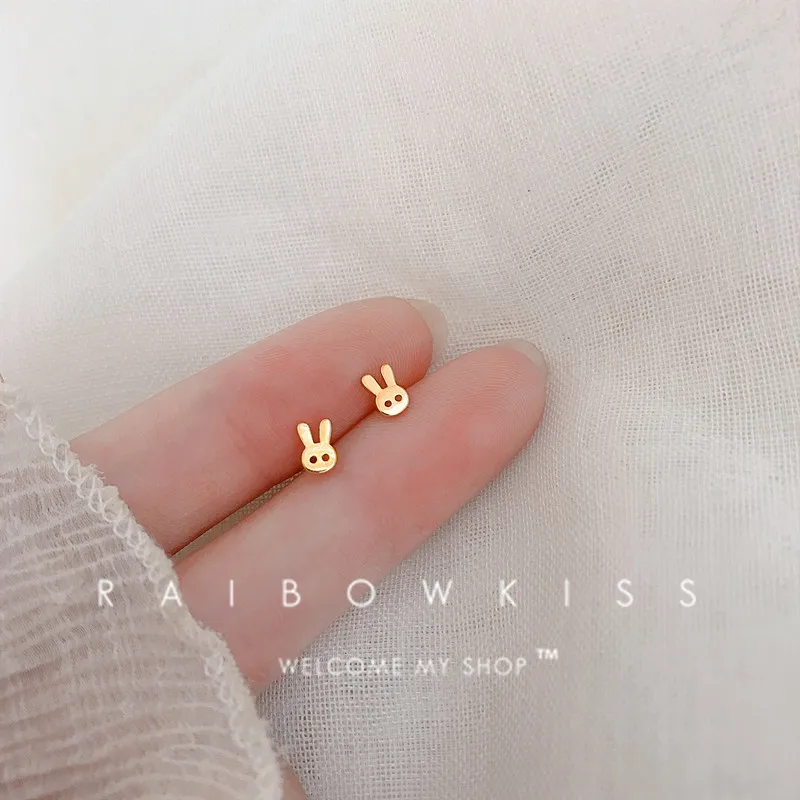 Mini Rabbit Head Stud Earrings For Women Hollow Sweet Animal Ear Ring Cute Simple Stylish Student Girl's Birthday Party Jewelry
Mini Rabbit Head Stud Earrings For Women Hollow Sweet Animal Ear Ring Cute Simple Stylish Student Girl's Birthday Party Jewelry