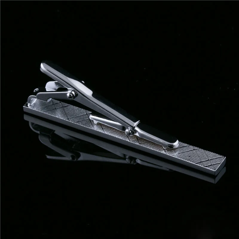 Luxury Men Tie Clip Classic Plated Design Tie Bar Carving Simple Clasp Tie Pin for Mens Wedding Business Gifts
Luxury Men Tie Clip Classic Plated Design Tie Bar Carving Simple Clasp Tie Pin for Mens Wedding Business Gifts