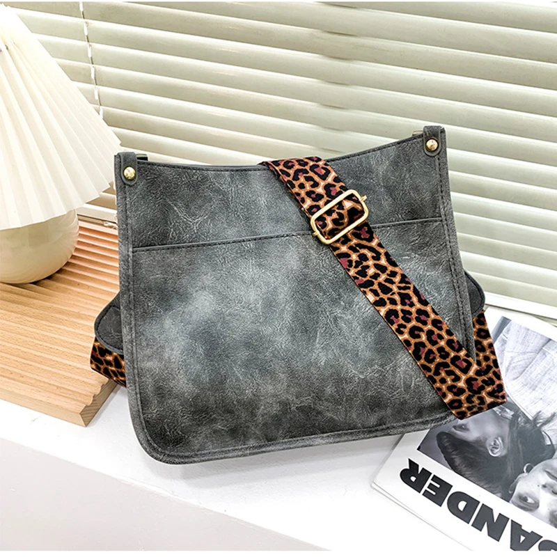 2022 Leopard Shoulder Straps Quality Pu Leather Shoulder Bag Personalized Women Pocket Boho Crossbody Bag Strap Handbag Tote Sac
2022 Leopard Shoulder Straps Quality Pu Leather Shoulder Bag Personalized Women Pocket Boho Crossbody Bag Strap Handbag Tote Sac