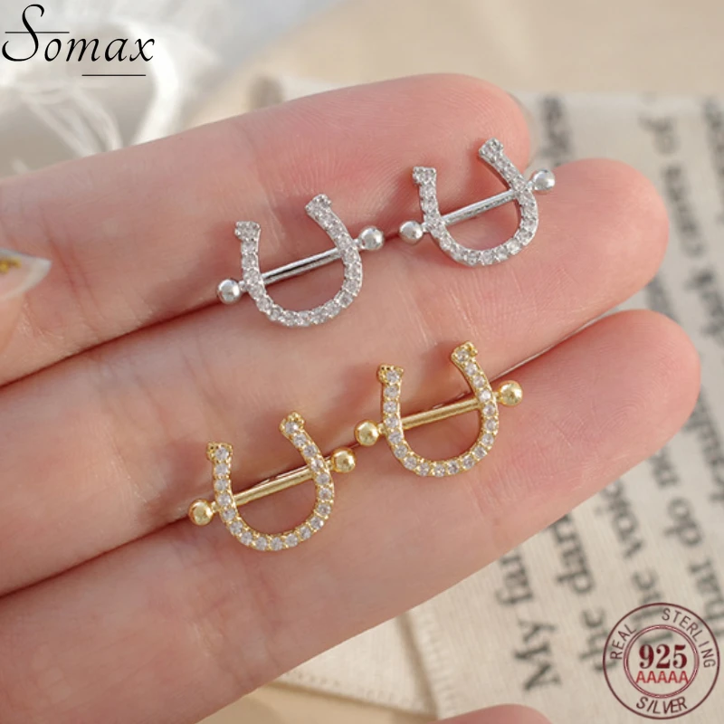 925 Sterling Silver 14K Gold-plated Horseshoe Earrings Women's Simple Versatile Temperament U-shaped Small Earrings Ear Jewelry
925 Sterling Silver 14K Gold-plated Horseshoe Earrings Women's Simple Versatile Temperament U-shaped Small Earrings Ear Jewelry