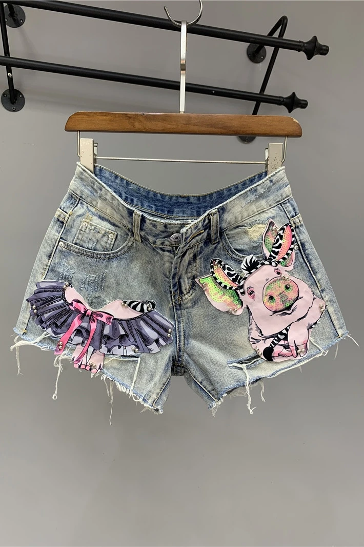 2021 New European Summer Cartoon Patch Sequin Bead Ripped Denim Shorts Women's Fashion Wide-Leg Hot Pants Fashion
2021 New European Summer Cartoon Patch Sequin Bead Ripped Denim Shorts Women's Fashion Wide-Leg Hot Pants Fashion