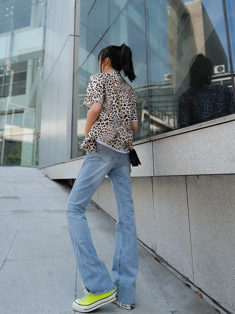 TINT ERA Lengthened Micro-flare Trousers Ripped Distressed Jeans Women Trousers High Waist Slim Loose Spring Summer Light Color 
TINT ERA Lengthened Micro-flare Trousers Ripped Distressed Jeans Women Trousers High Waist Slim Loose Spring Summer Light Color