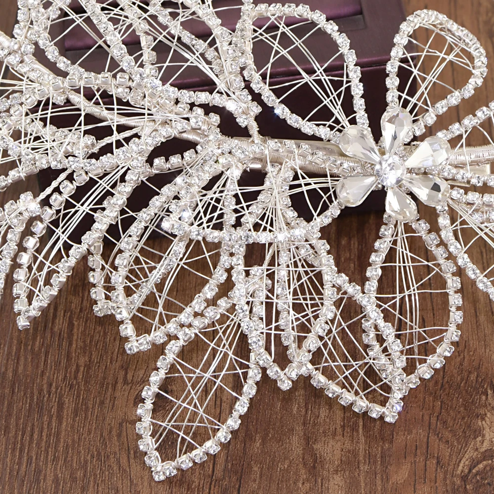 TRiXY SH256-S Luxury Vintage Bridal Belt for Dresses Sparkle Rinestone Belt Silver Crystal Belt Wedding Belts for Brides Dresses 
TRiXY SH256-S Luxury Vintage Bridal Belt for Dresses Sparkle Rinestone Belt Silver Crystal Belt Wedding Belts for Brides Dresses