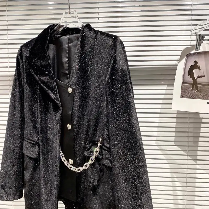 2021 Spring New Women Blazer Metal Chain Decoration Shiny Velvet Irregular Suit Coat
2021 Spring New Women Blazer Metal Chain Decoration Shiny Velvet Irregular Suit Coat
