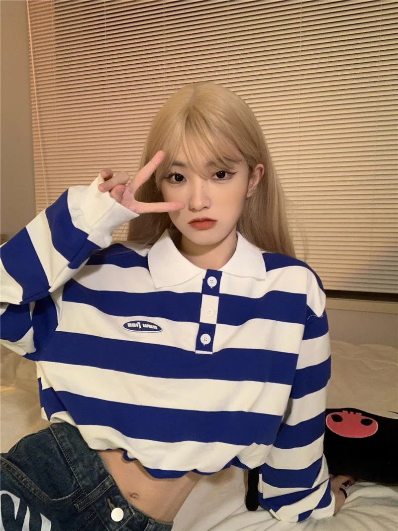 Polo Collar Short Striped Long-sleeved Sweater for Women Autumn and Winter 2021 New Loose Hot Girl Pullover Top Fashion
Polo Collar Short Striped Long-sleeved Sweater for Women Autumn and Winter 2021 New Loose Hot Girl Pullover Top Fashion