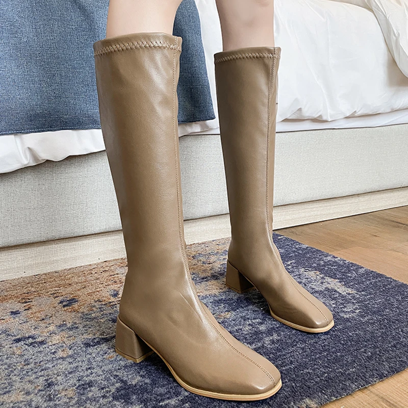 Женские сапоги на плоской подошве, привлекательные Сапоги выше колена с круглым носком, на высоком каблуке, осенние женские сапоги из резин...
Женские сапоги на плоской подошве, привлекательные Сапоги выше колена с круглым носком, на высоком каблуке, осенние женские сапоги из резин...