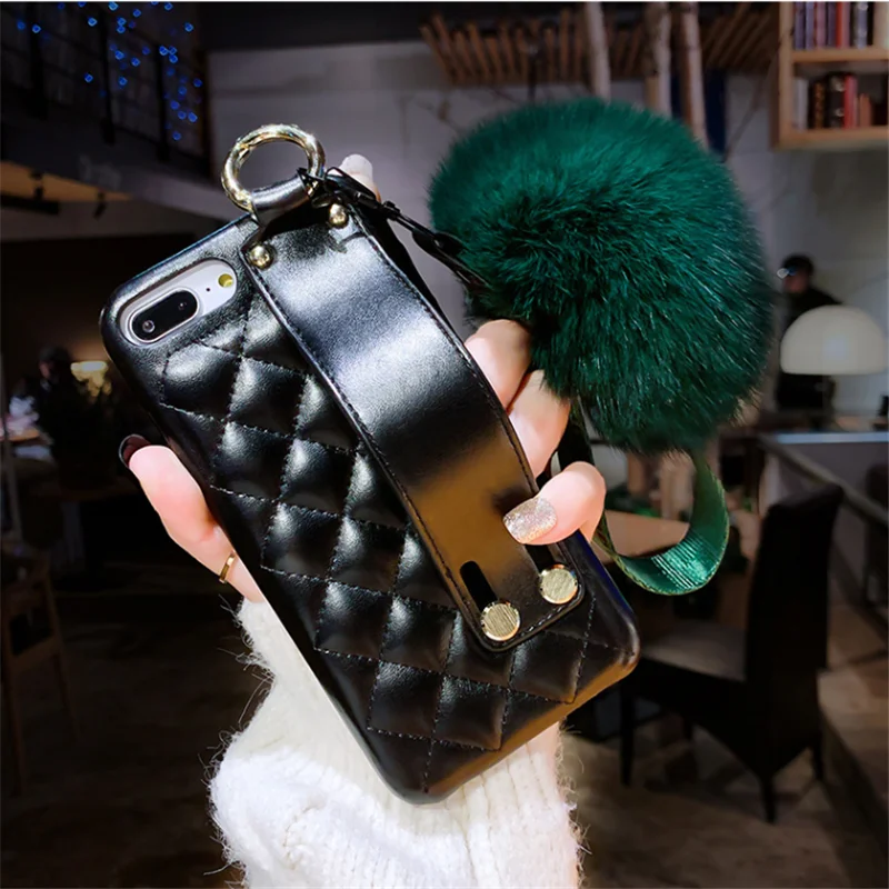 Wrist Band Lambskin Leather Case Cover With Fox Fur Ball Pendant Hand Strap For Iphone 12 Mini 11 Pro XS Max XR X 8 7 6 6S Plus 
Wrist Band Lambskin Leather Case Cover With Fox Fur Ball Pendant Hand Strap For Iphone 12 Mini 11 Pro XS Max XR X 8 7 6 6S Plus