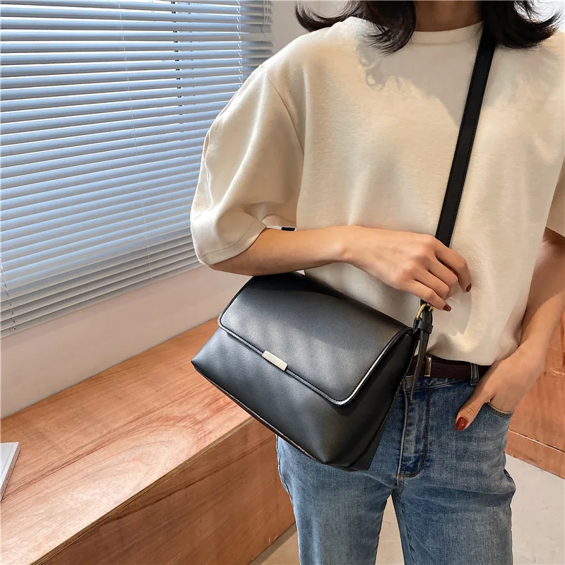 Women's Bag 2021 New Trendy Stylish Good Texture Solid Color Shoulder Messenger Bag Retro Simple Large Capacity Commuter Bag
Women's Bag 2021 New Trendy Stylish Good Texture Solid Color Shoulder Messenger Bag Retro Simple Large Capacity Commuter Bag