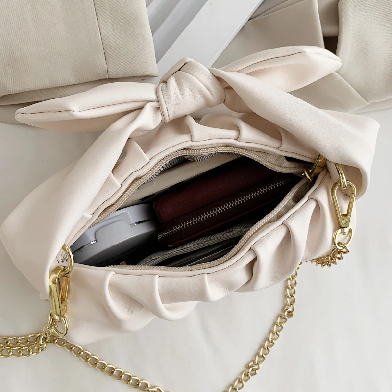 Small Leather Chain Shoulder Bags for Women Simple Square Messenger Bag Ladies Cute Bow-knot Crossbody Bag Pleated Tote Handbags
Small Leather Chain Shoulder Bags for Women Simple Square Messenger Bag Ladies Cute Bow-knot Crossbody Bag Pleated Tote Handbags