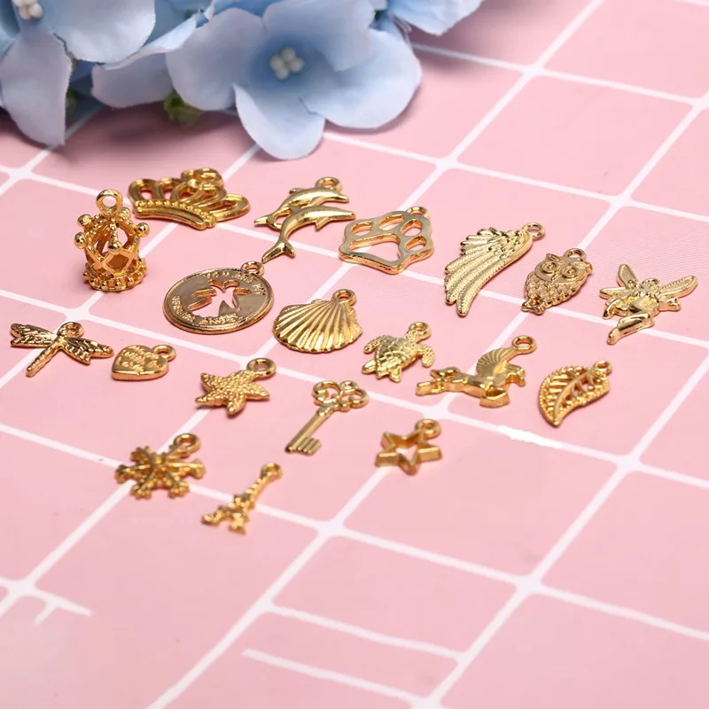 10Pcs Vintage Metal Alloy Animal Shell Charms DIY Jewelry Pendants Crown Heart Shell Star Charms Gold Color Craft Accessories
10Pcs Vintage Metal Alloy Animal Shell Charms DIY Jewelry Pendants Crown Heart Shell Star Charms Gold Color Craft Accessories
